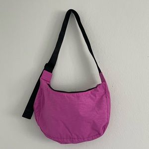 BAGGU Medium Nylon Crescent Bag Extra Pink